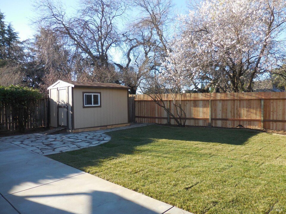 254 Edwin Dr in Vacaville, CA - Building Photo