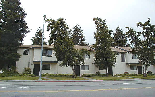 1910-1970 Grande Cir in Fairfield, CA - Building Photo