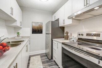 Platts Crossing in London, ON - Building Photo - Building Photo