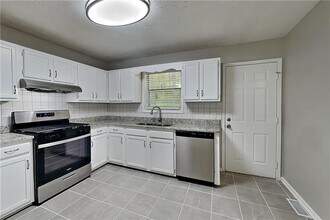 7796 Mountain Creek Way in Douglasville, GA - Building Photo - Building Photo