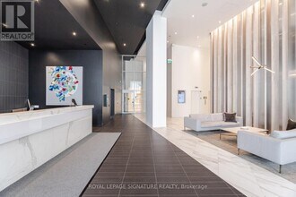 3900 Confederation Pkwy in Mississauga, ON - Building Photo - Building Photo