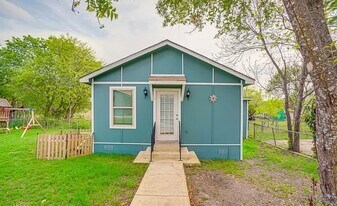 910 Sutton Dr, Unit Casita