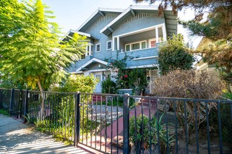 1406 Albany St in Los Angeles, CA - Building Photo - Building Photo