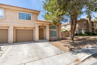 2825 Dawn Crossing Dr in Henderson, NV - Building Photo - Building Photo