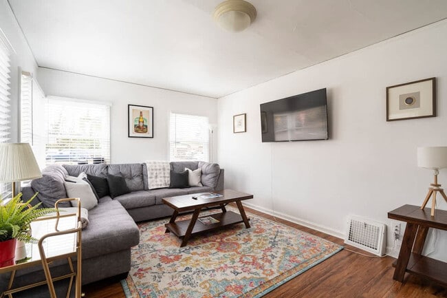 property at 825 SE 49th Ave