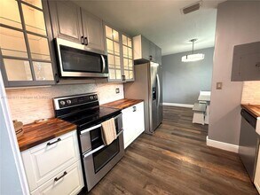 11305 NE 13th Ave in Miami, FL - Building Photo - Building Photo