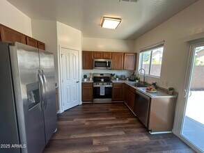 7210 S 41st Dr in Phoenix, AZ - Building Photo - Building Photo
