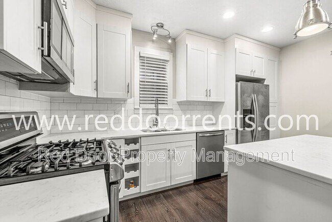 property at 2028 Hoyt Ave