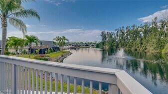 16171 Amberwood Lake Ct in Ft. Myers, FL - Building Photo