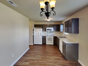 1041 Vanguard Dr in Spring Hill, TN - Building Photo - Building Photo