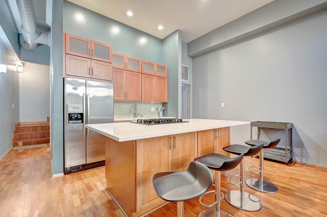 1760 W Wrightwood Ave, Unit 115, Unit 115