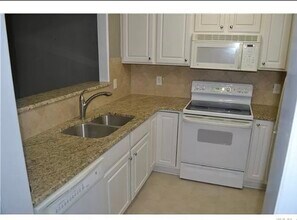 1221 Westview Ln in Raleigh, NC - Building Photo - Building Photo