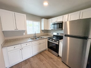 1110 E Highland Ave in Phoenix, AZ - Building Photo - Building Photo