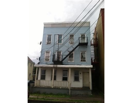 285 Bertrand Ave in Perth Amboy, NJ - Building Photo