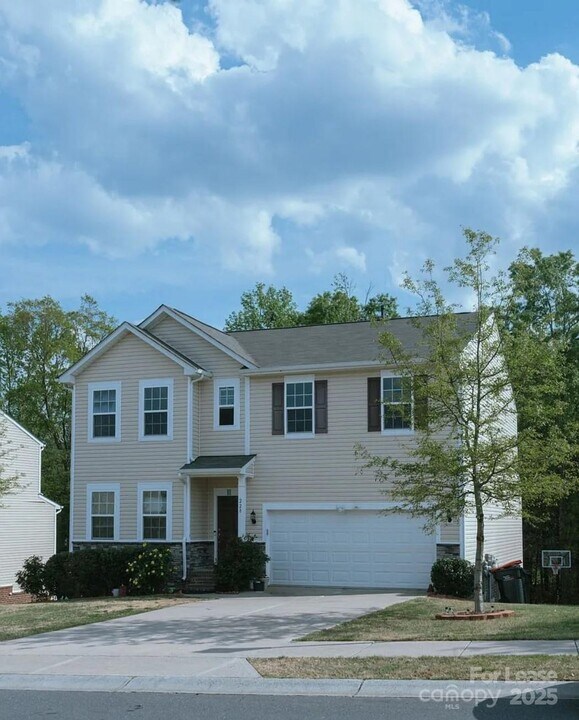 228 Keating Pl Dr in Fort Mill, SC - Building Photo