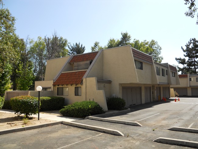 1380 Parker Ct in Redlands, CA - Foto de edificio - Building Photo