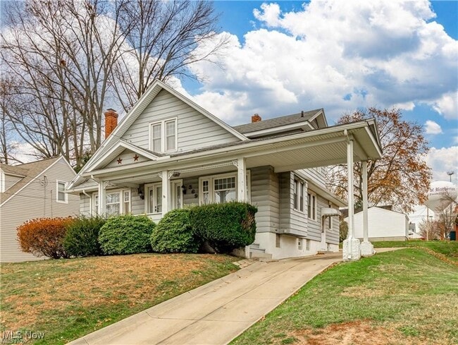 property at 369 E Tuscarawas Ave
