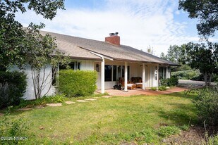 724 N Refugio Rd, Unit 201 in Santa Ynez, CA - Building Photo