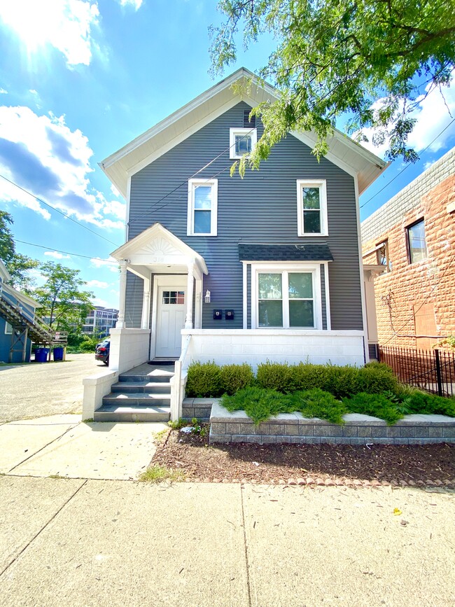 314 S Ashley St, Unit 1 in Ann Arbor, MI - Building Photo - Building Photo