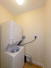 51 Beacon St, Unit 2 in Somerville, MA - Building Photo - Building Photo