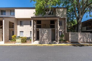 7505 Pitch Pine Cir in Tampa, FL - Building Photo