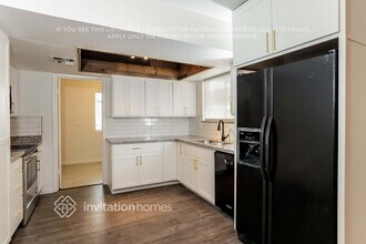 1631 W Helena Dr in Phoenix, AZ - Building Photo - Building Photo