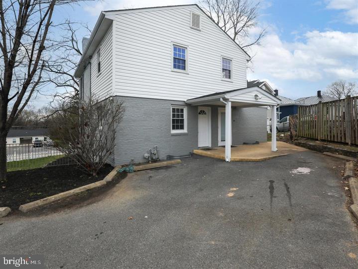 219 Millwood Ave in Winchester, VA - Building Photo