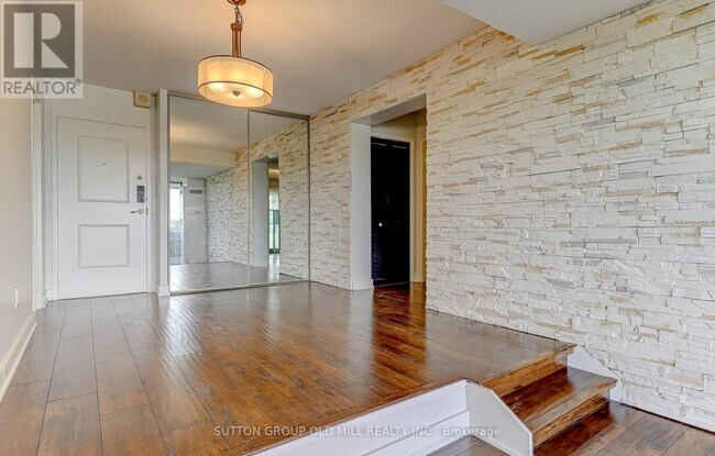 property at 250-250 Scarlett Rd
