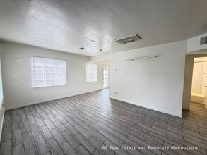 7210 N 55th Dr in Glendale, AZ - Building Photo - Building Photo