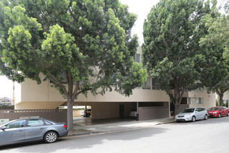 8730 CHARLEVILLE in Beverly Hills, CA - Building Photo - Building Photo