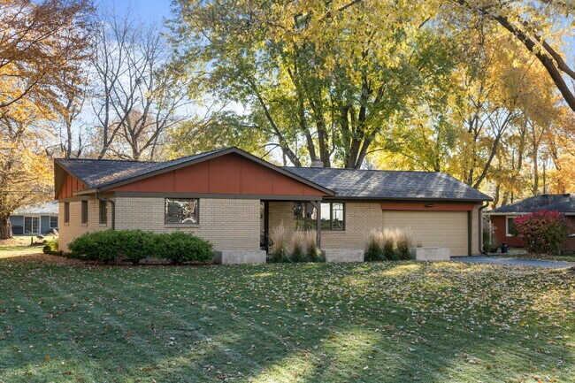 10327 Orchard Park Dr W in Indianapolis, IN - Building Photo - Building Photo