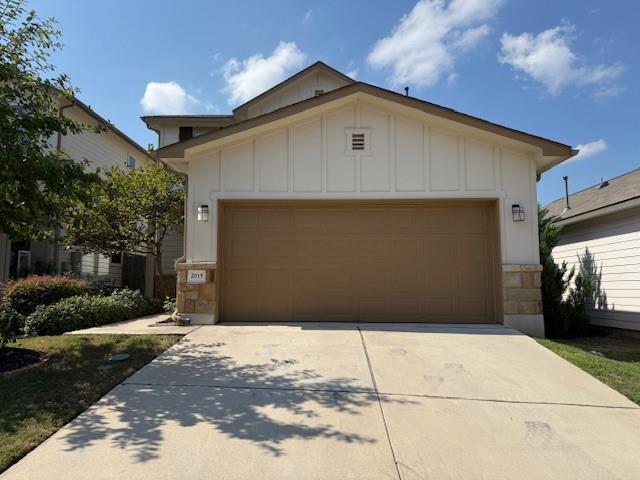 property at 2015 Crimson Rosella Trl