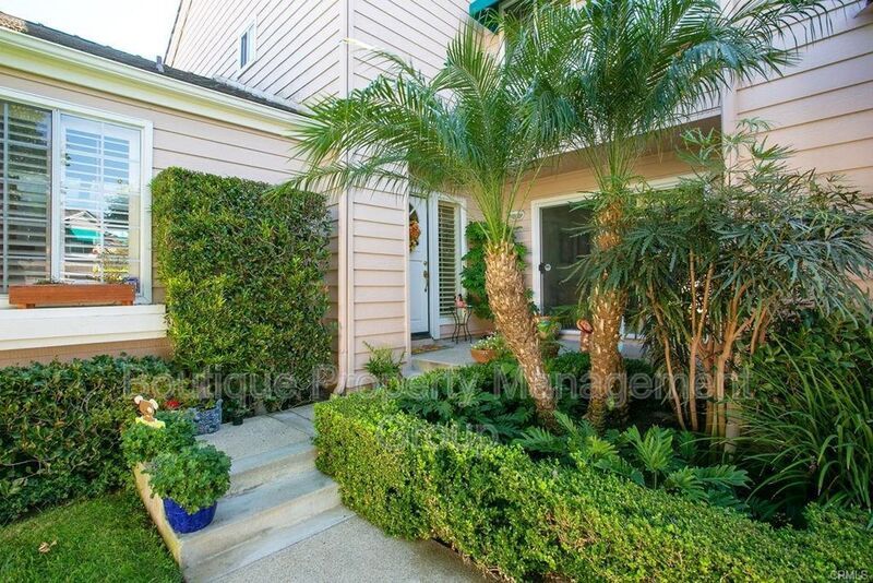 34 Lakefront in Irvine, CA - Building Photo