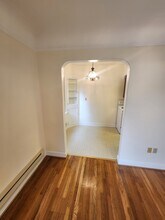 2317 10th Ave E, Unit 106 in Seattle, WA - Foto de edificio - Building Photo