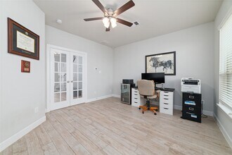 4011 Centre Valley Ln in Houston, TX - Building Photo - Building Photo