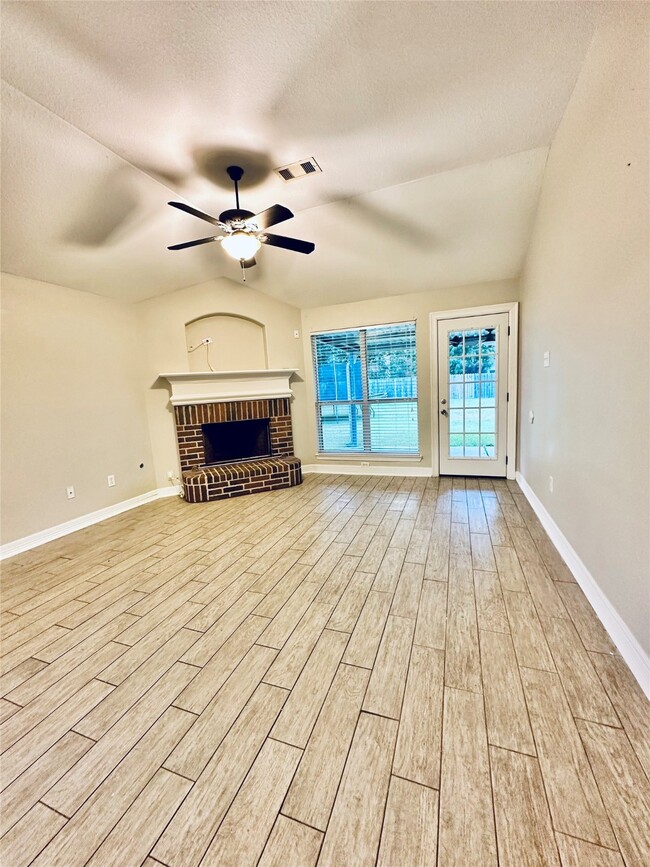 21604 Horseshoe Dr in Porter, TX - Building Photo - Building Photo