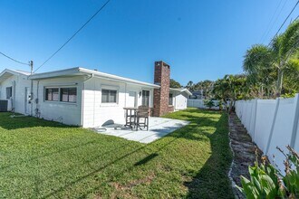 4000 49th Ave S in St. Petersburg, FL - Building Photo - Building Photo