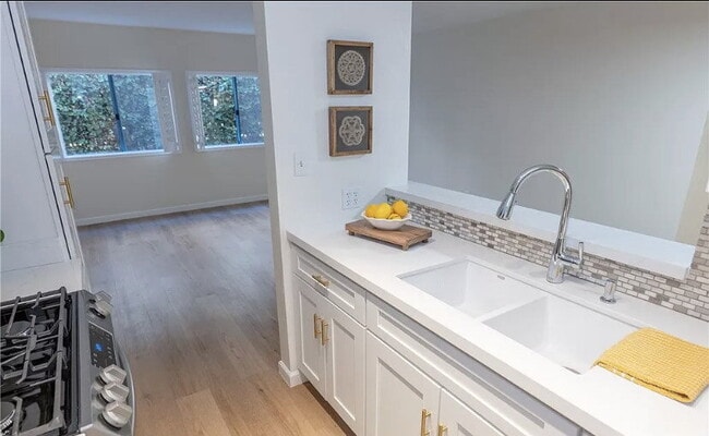property at 1524 10th Ct