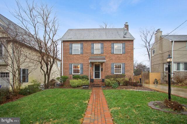 property at 5722 Arlington Blvd