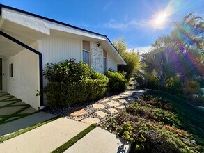 7272 Cirrus Way, Unit 7272.5 in West Hills, CA - Foto de edificio - Building Photo