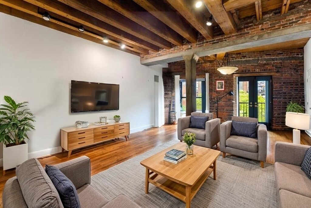 28 Atlantic Ave in Boston, MA - Building Photo