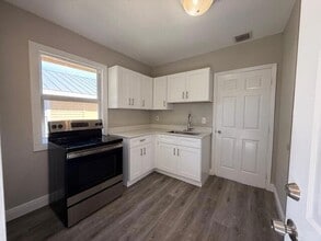 400 Metcalf Ct in West Palm Beach, FL - Building Photo - Building Photo
