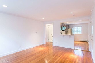 75 Wyman St-Unit -Apt 4 in Newton, MA - Building Photo - Building Photo