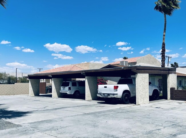 32350 Rancho Vista Dr in Cathedral City, CA - Building Photo - Building Photo