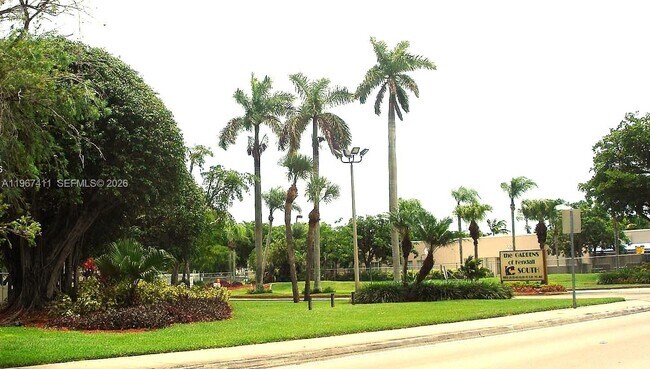 10875 SW 112th Ave in Miami, FL - Building Photo - Building Photo