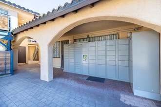 Charter Oaks Apartments in Thousand Oaks, CA - Building Photo - Building Photo