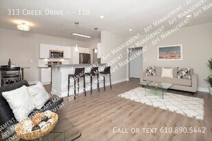 313 Creek Dr in St. Davids, PA - Building Photo