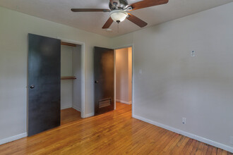 6222 Indian Dr in Newburgh, IN - Foto de edificio - Building Photo
