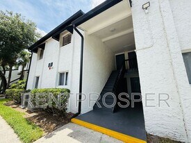 4117 S Semoran Blvd in Orlando, FL - Building Photo