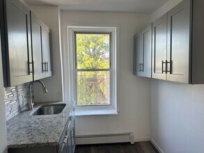 340 2ND St in Jersey City, NJ - Building Photo - Building Photo